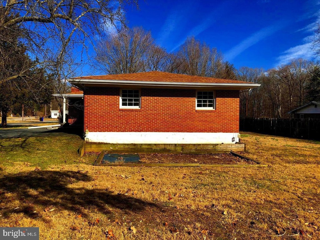 Primary Photo - 609 Evergreen Rd