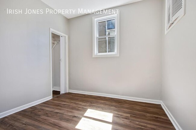 Building Photo - 47 Fredro St