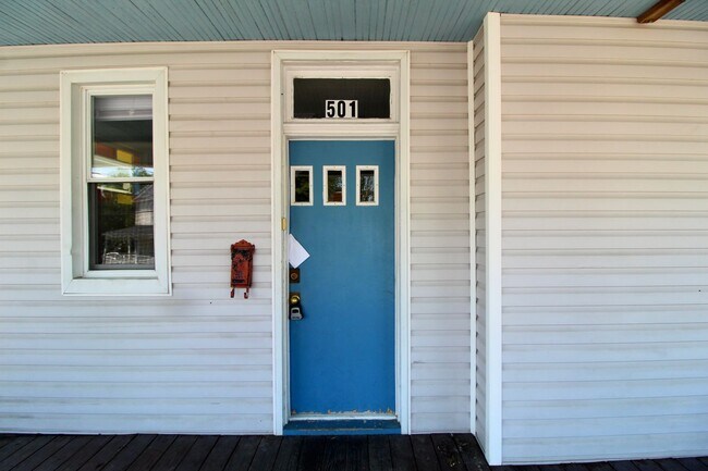 Building Photo - 501 Collicello St