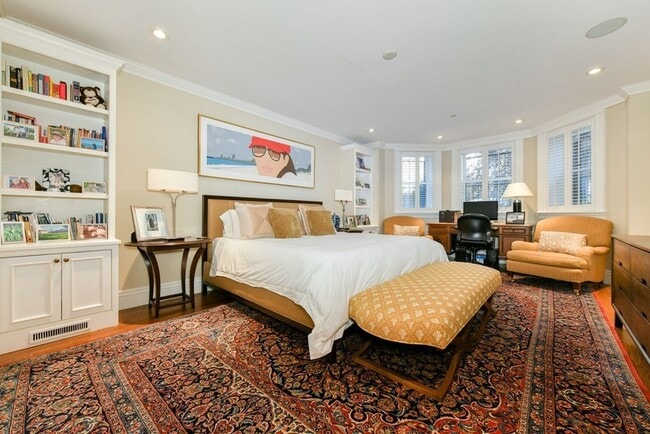 Building Photo - 273 Beacon St