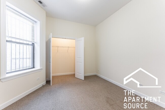 Foto del edificio - 4715 N Sheridan Rd