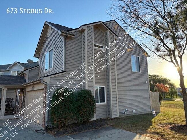 Building Photo - 673 Stobus Dr
