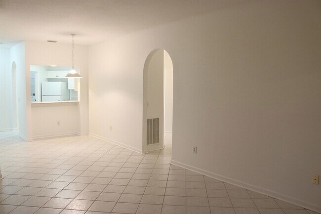 Foto del edificio - 3323 Haley Pointe Rd