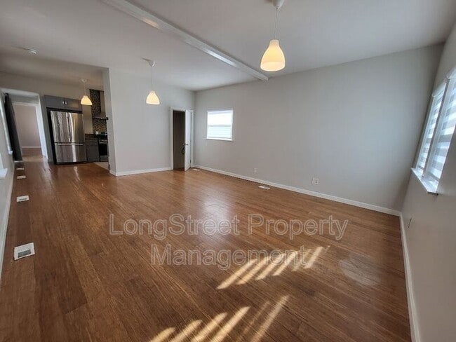 Building Photo - 3962 NE Grand Ave