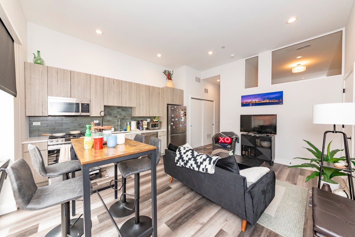 Foto principal - 2317 N Clark St