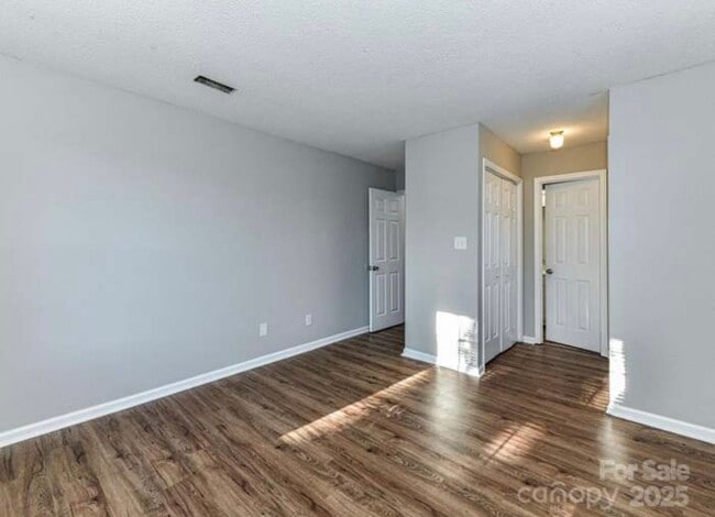 Foto del edificio - 5234 Amity Springs Dr