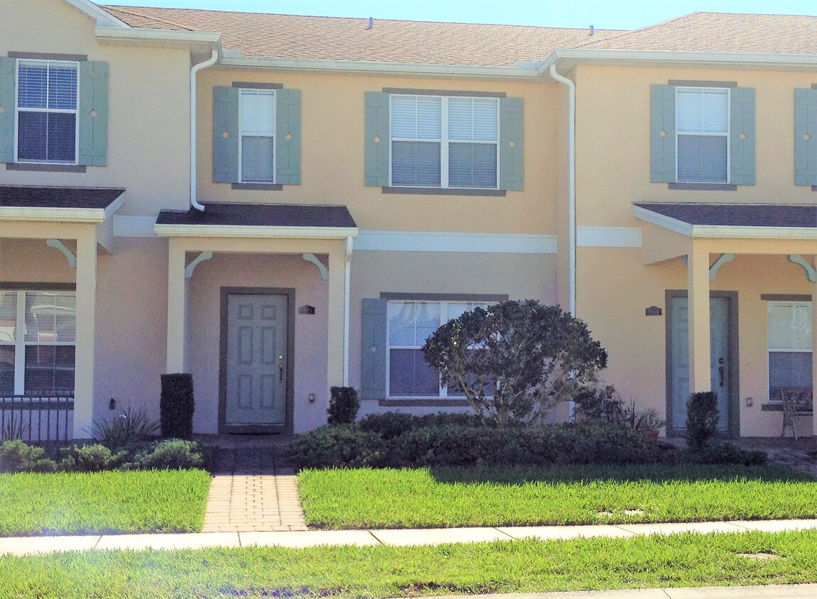 Front view - 927 Spring Harvest Ct