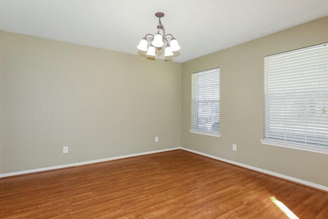 Building Photo - 10007 Willow Wood Way