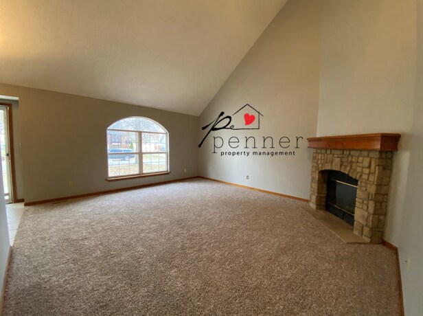 Building Photo - 314 N Park Dr