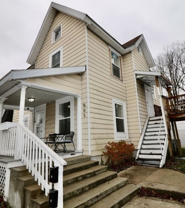 Building Photo - 505 S Washington St