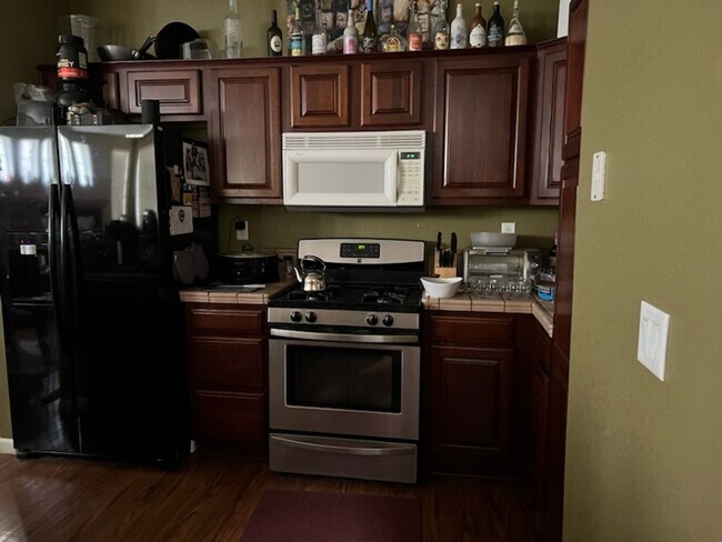 Foto del edificio - Sparks Four Bedroom Home with Landscaping Included