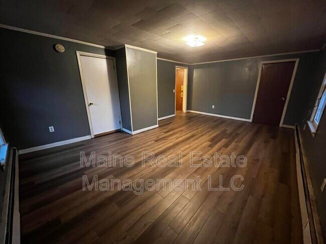 Building Photo - 34 Sanford St
