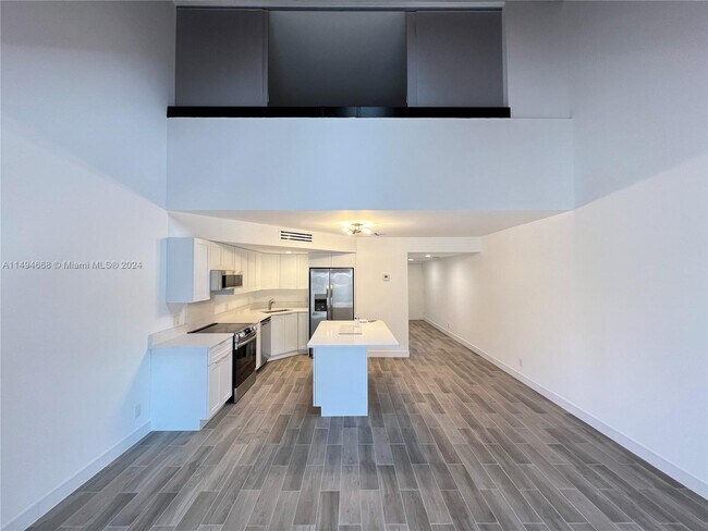 Foto del edificio - 49 Deer Creek Rd