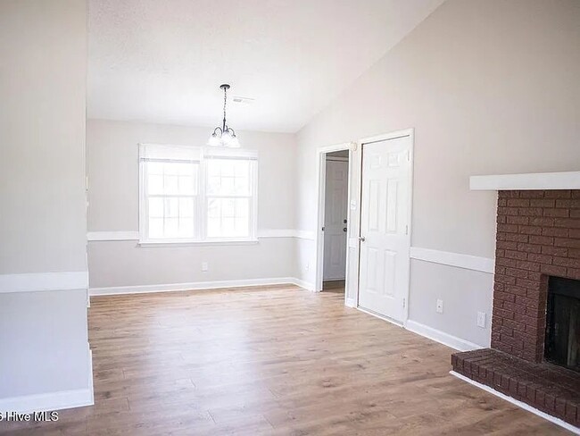 Building Photo - 108 Kelliwood Dr