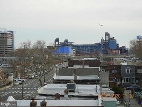 Building Photo - 2700 S 10th St