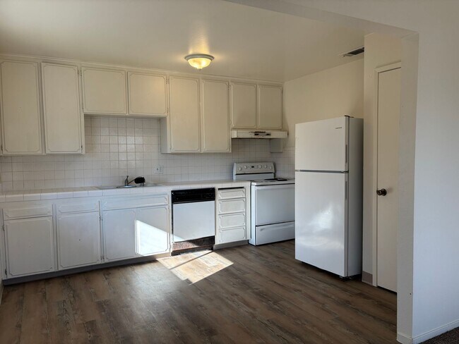 Building Photo - 4253 N Bengston Ave