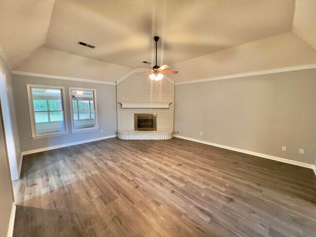 Building Photo - 545 Wilkes Cove