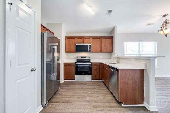 Building Photo - 6 Spg Lk Cir