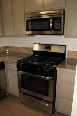 Building Photo - 1541 Bundy Dr