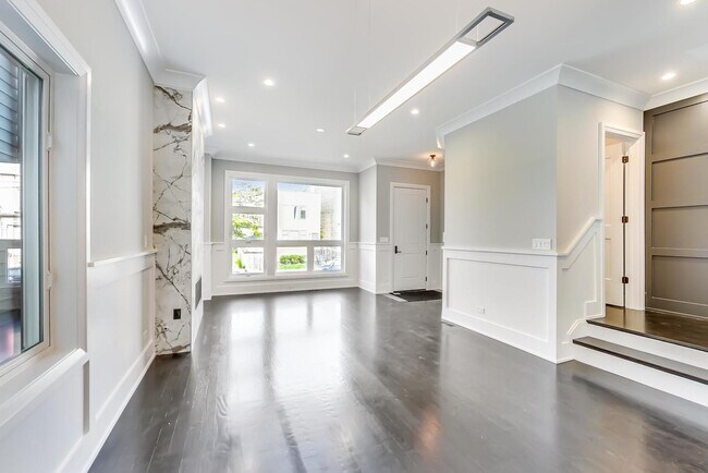 Building Photo - 4143 S Calumet Ave