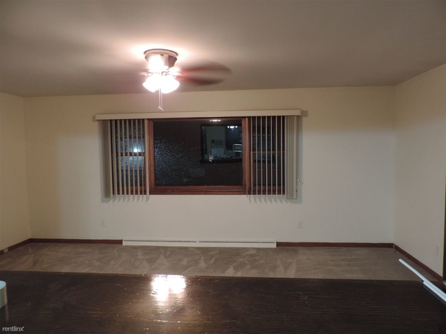Building Photo - 2 br, 1 bath  - 10 Paul Ave Fl 2