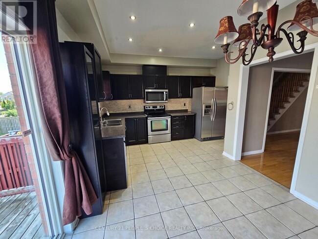 Building Photo - 67 Portrush Trail