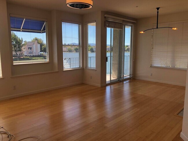 Building Photo - WATERFRONT REDWOOD SHORES CONDO