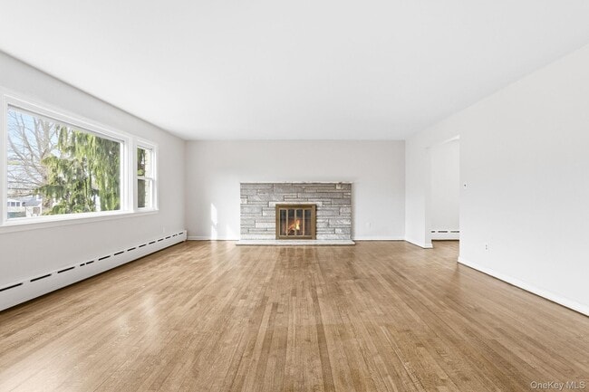 Building Photo - 222 Park Ave E