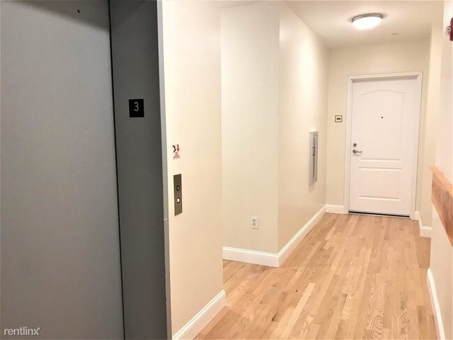 Foto del edificio - 2 br, 1 bath  - 501 Eastern Ave  apartment
