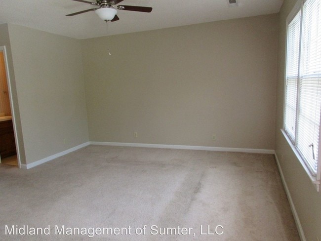 Building Photo - 60 Hilliard Dr