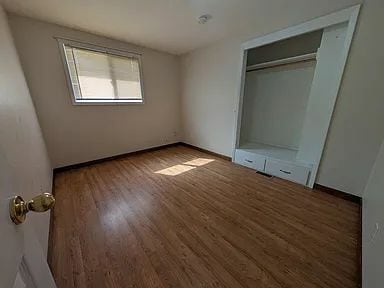 Building Photo - 911 Linden Ave