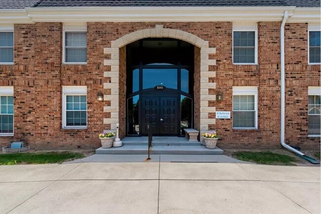 Building Photo - 2101 Chateau Ct