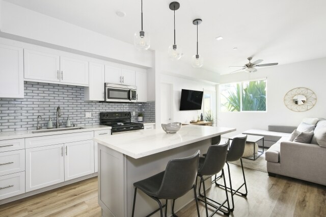 Foto del edificio - 12655 Bluff Creek Dr