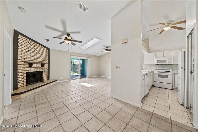 Building Photo - 5283 Palmetto Dr