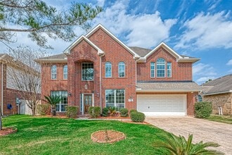 Building Photo - 11205 Sunlit Bay Dr