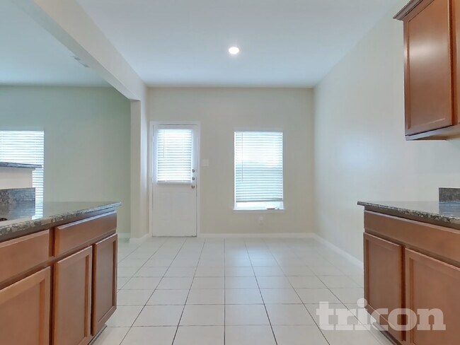 Foto del edificio - 536 Red Dusk Paint Dr