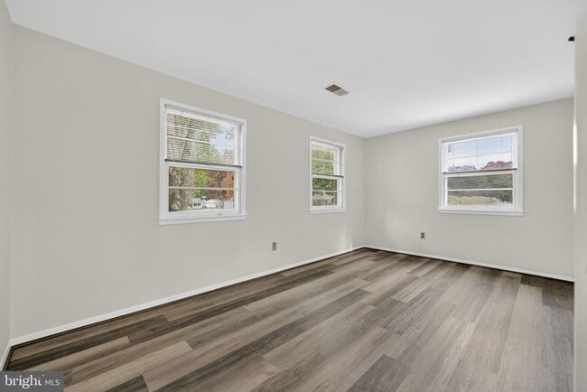 Foto del edificio - 13719 McGill Dr