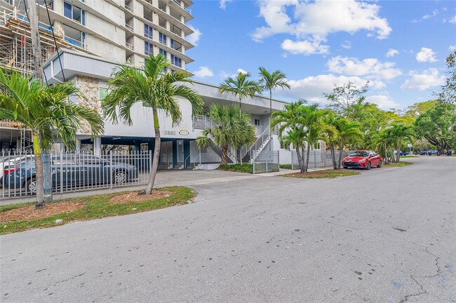 Foto del edificio - 13880 NE 20th Pl