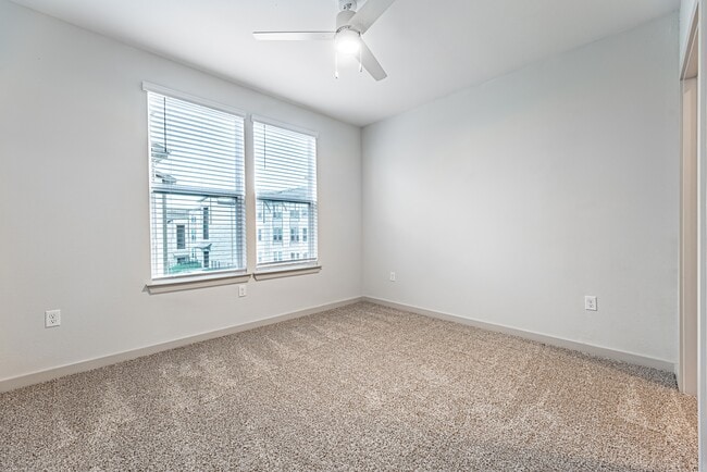 Building Photo - Casagave At Larkspur