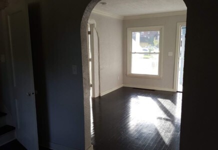 Foto del edificio - 1214 N Grand River Ave