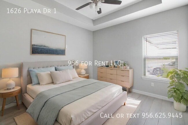Building Photo - 1626 Playa Dr