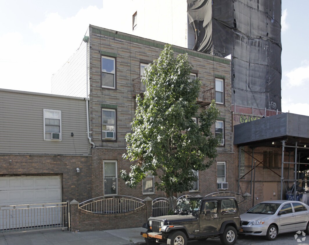 Primary Photo - 42 Jackson St