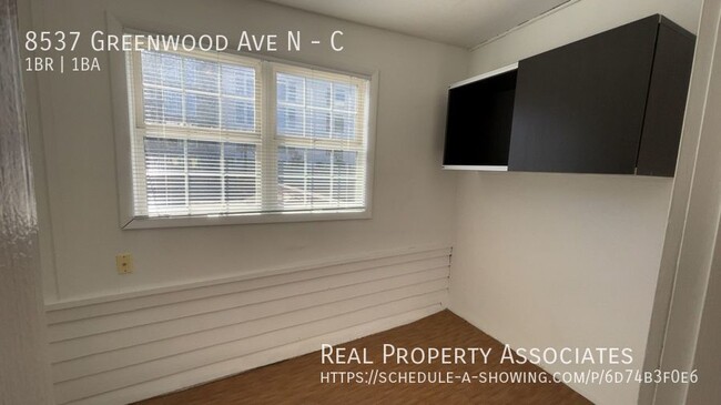 Building Photo - Greenwood One Bedroom