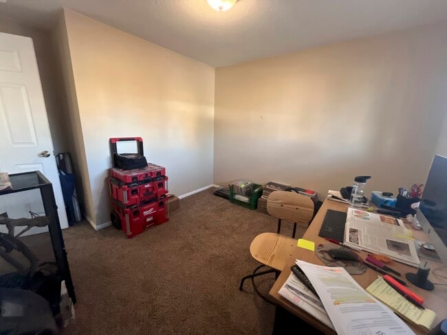 Room 2 - 7060 Alegre Cir