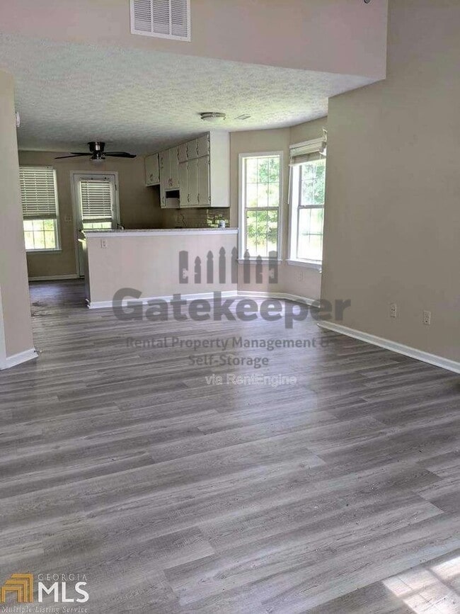 Building Photo - 681 Senoia Rd