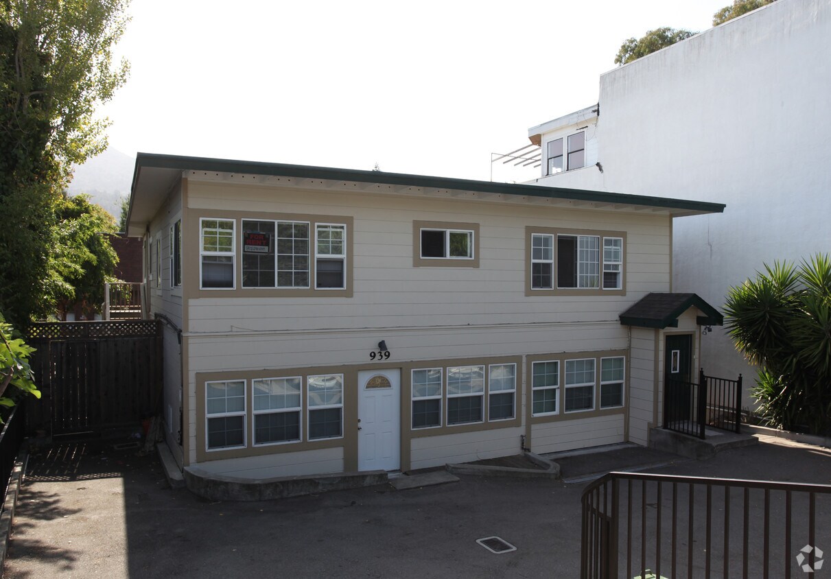 Primary Photo - 939 Sir Francis Drake Blvd
