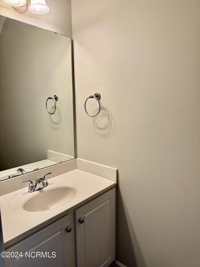 Foto del edificio - 4208 Brook Creek Ln