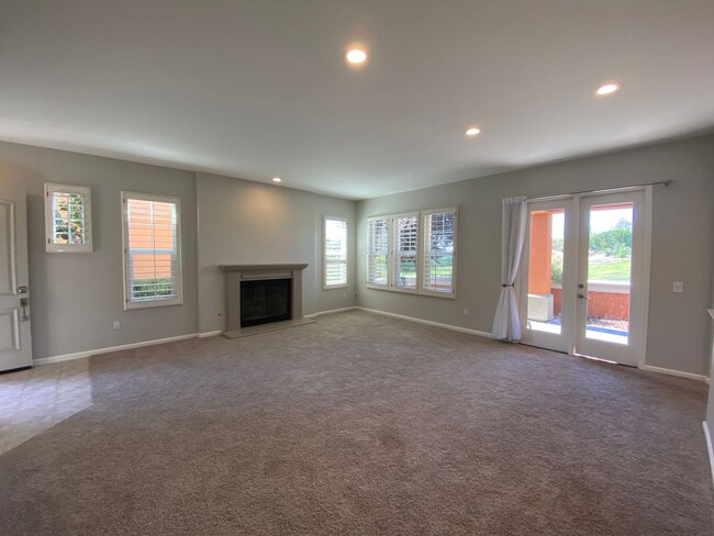 Building Photo - EVERGREEN - Beautiful condominium located ...