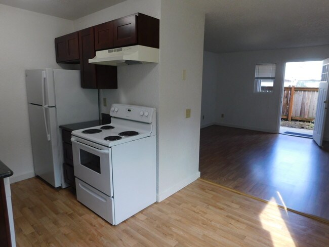 Building Photo - 516 Shattuck Ave S