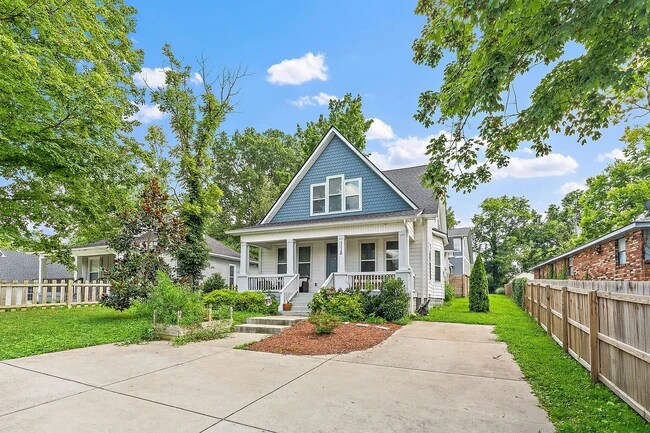 Frente exterior - 1112A McGavock Pike